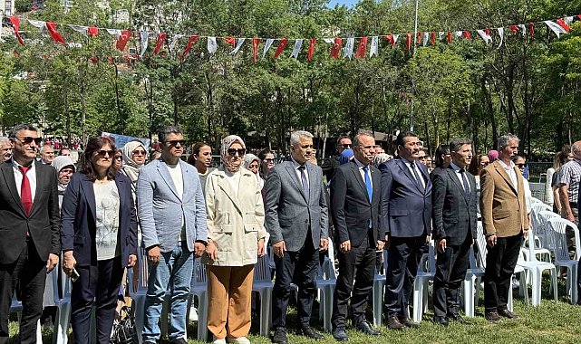 Kağıthane Belediyesi'nden ilçedeki liseleri tanıtım şenliği düzenlendi