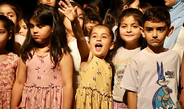 Kağıthane'de Yaşam Beceri Atölyelerinde mezuniyet sevinci