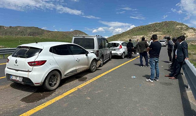 Kağızman'da cenaze konvoyunda kaza: 1 yaralı