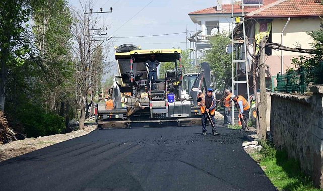 Kahramankazan'da sıcak asfalt çalışmaları sürüyor
