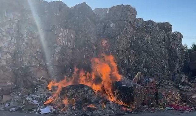 Kahramanmaraş'ta kağıt fabrikasında yangın