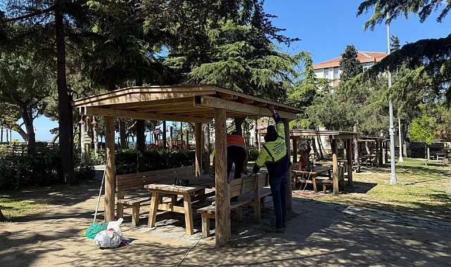 Kalepark Sosyal Tesisleri'nde kent mobilyalarına bakım ve onarım gerçekleştirildi