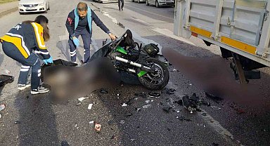 Kamyonla çarpışan motosikletin sürücüsü öldü