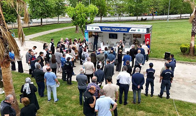 Kandıra'da depreme hazırlanan gönüllüler, sahada tehlikeleri analiz etti