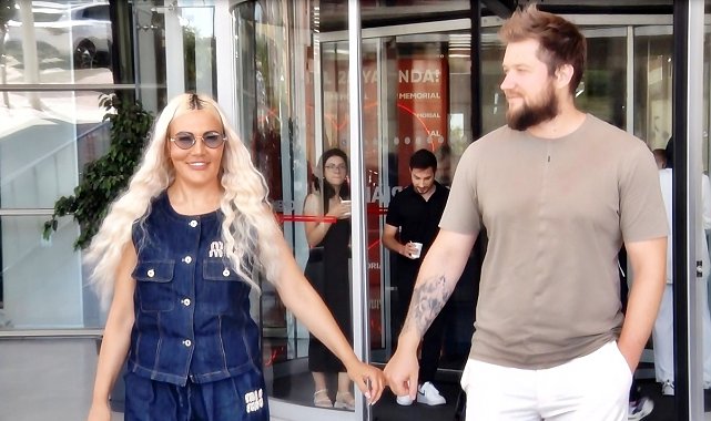 Kanseri yenmek için Türkiye'yi seçen Ukraynalı modele '1 cm' delikten gelen şifa