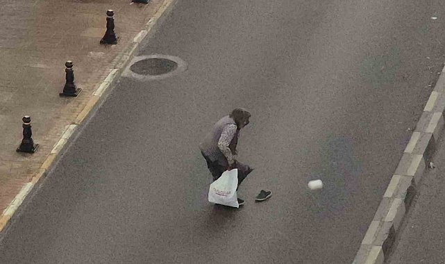 Karabük'te fırtına ve yağmur etkili oldu, yollar göle döndü