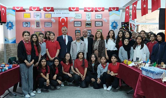 Karaman'da ortaokul öğrencilerinden yılsonu sergisi