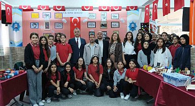 Karaman'da ortaokul öğrencilerinden yılsonu sergisi