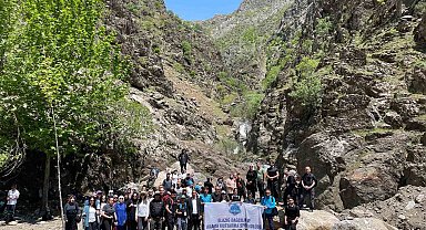 Karanlık Dere Kanyonu'nda doğa yürüyüşü düzenlendi