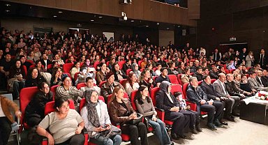 Kars'ta 'Otogargara' oyununa yoğun ilgi
