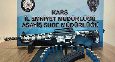 Kars'ta çok sayıda silah ve mühimmat ele geçirildi