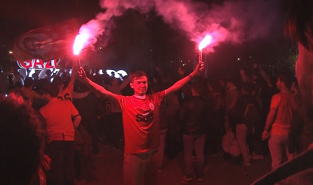 Kars'ta Galatasaraylılar sokaklara akın etti