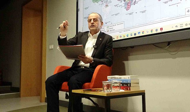 Kartal Anadolu İmam Hatip Lisesi'nde Nuh Albayrak söyleşisine yoğun ilgi