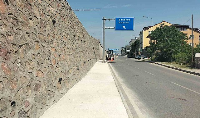 Kartepe İstasyon Mahallesi'nde yaya kaldırımı tamamlandı