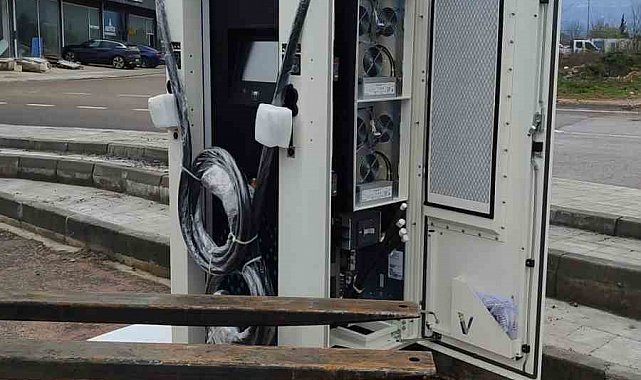 Kartepe'de çevreci ulaşım için şarj istasyonları hizmete açıldı