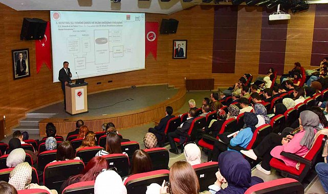 Kastamonu Üniversitesi'nde iklim değişikliliğin etkileri konululdu.