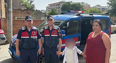Kaybolan 8 yaşındaki çocuğu jandarma kısa sürede buldu