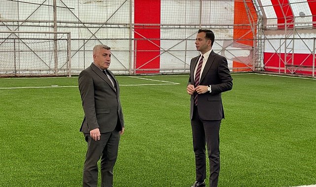 Kaymakam Aslan'dan halı saha incelemesi