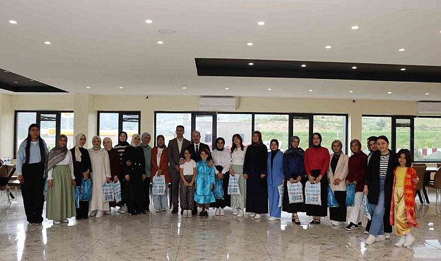 Kaymakam Çelik, Kur'an-ı Kerim'e geçen öğrencilerle buluştu
