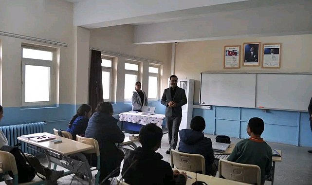 Kaymakam Demirtaş, öğretmen ve öğrencilerle buluştu