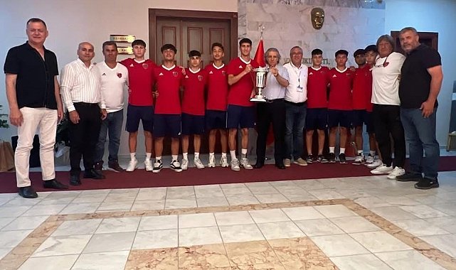 Kaymakam Keklik, şampiyonlarla bir araya geldi