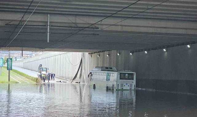 Kayseri'de sağanağın etkisi gün ağarınca ortaya çıktı