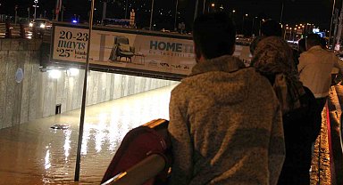 Kayseri'de sağanak hayatı felç etti