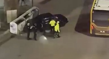 Kaza yapan alkollü sürücü kendini araca kilitledi