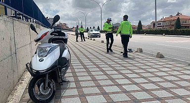 Kazada motosikletle birlikte 20 metre sürüklenen sürücüsü yaralandı