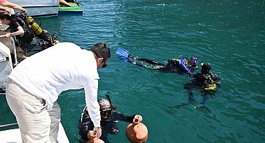 Kemer'de Hıdırellez Dalışı renkli görüntülere sahne oldu