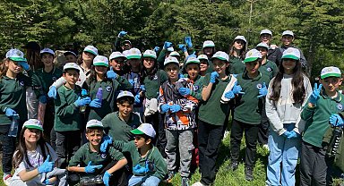 Kent ormanında çöpler toplandı