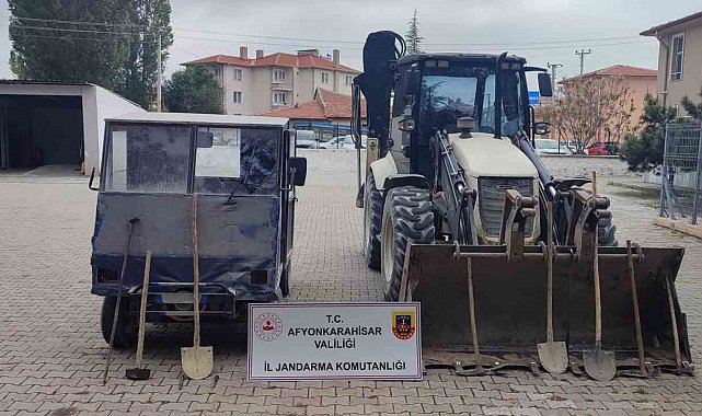 Kepçe ile define arayan şahısları jandarma suçüstü yaptı