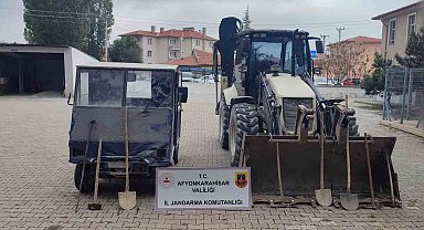 Kepçe ile define arayan şahısları jandarma suçüstü yaptı
