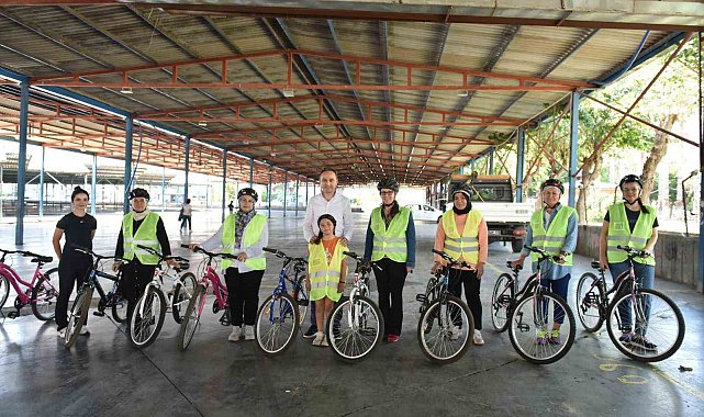 Kepez'de kadınlar hayallerine pedal çevirdi