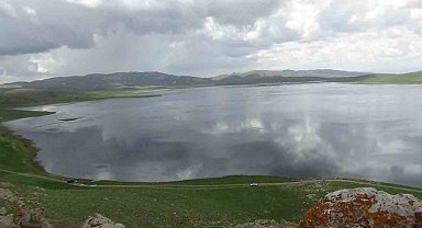 Keşiş Gölü ziyaretçilerini ağırlamaya başladı