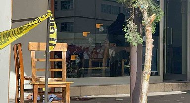 Kıraathanenin önünde oturan gence kanlı infaz