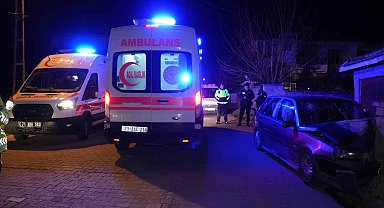 Kırıkkale'de otomobil bahçe duvarına çarptı: 3 yaralı