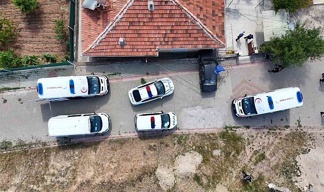 Kırıkkale'de otomobil eve çarptı: Kalp krizi geçiren sürücü hayatını kaybetti