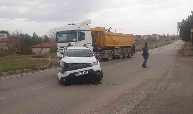 Kırıkkale'de otomobil ile hafriyat kamyonu çarpıştı: 1 yaralı