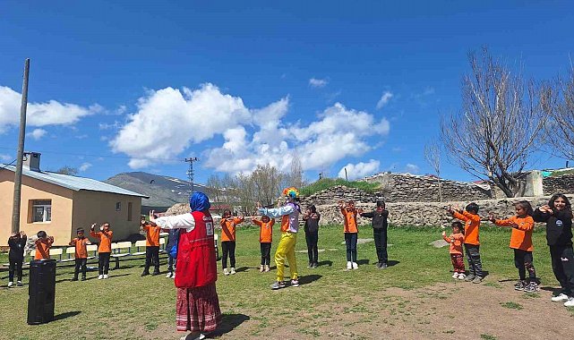 Kızılay Ağrı Şubesi, öğrencilere sağlıklı beslenme ve egzersiz bilinci kazandırıyor