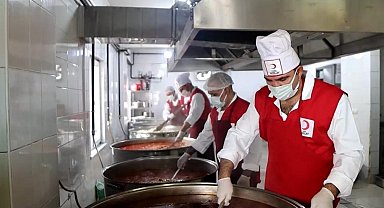 Kızılay'dan her gün binlerce aileye sıcak yemek desteği