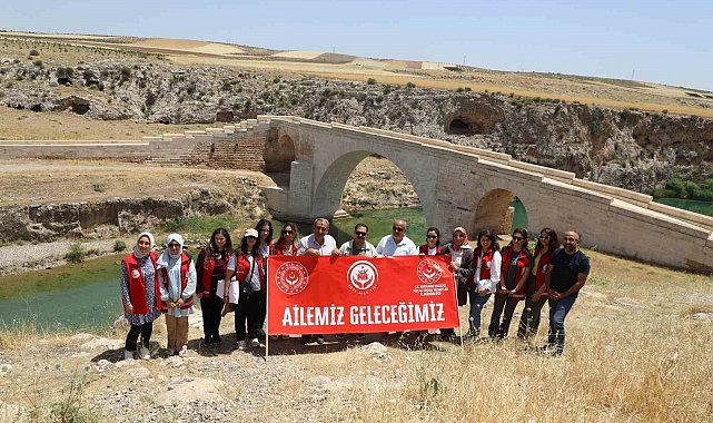 Kızılin Vadisi'nde 'Ailemiz, geleceğimiz' pankartı açıldı