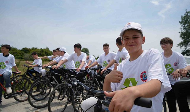 Kızılırmak Deltası'nda pedal çevirerek 'çevre temizliğine' dikkat çektiler