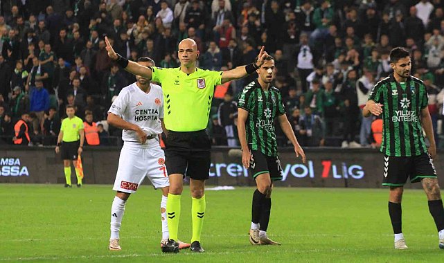 Kocaelispor en çok kartı Sakaryaspor maçında gördü