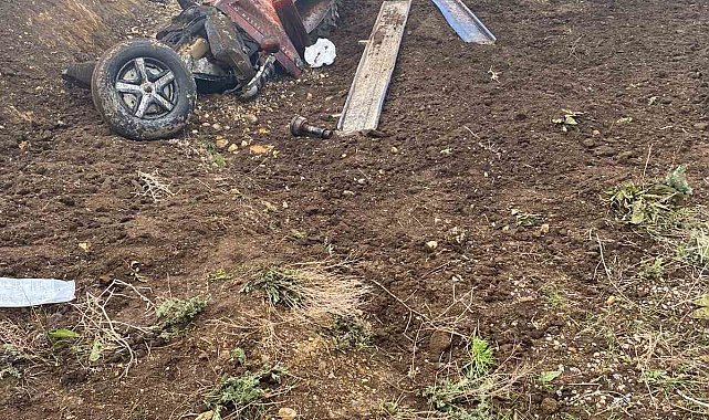 Kontrolden çıkan traktör şarampole yuvarlandı