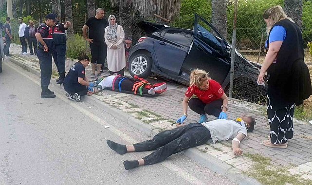 Kontrolden çıktı karşı şeride geçip palmiyeye çarptı: 2 yaralı