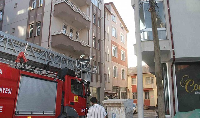 Konya'da evin kapısını açmayan yaşlı çift ekipleri alarma geçirdi