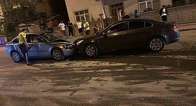 Konya'da iki ayrı kazada 6 kişi yaralandı