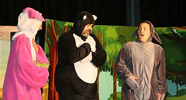 Körfez'de çocuklar "Kurnaz Kedi" ile doyasıya eğlendi