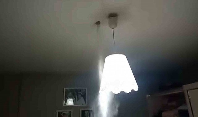 Korku evi...Abisini evden çıkarmak için tavanı böyle deldi